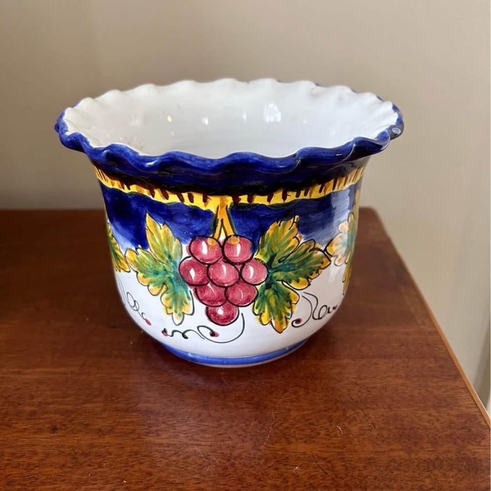 SIGNED DERUTA CACHEPOT/ PLANTER